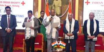 Guv calls on institutions, Red Cross to guide youth towards healthy choices