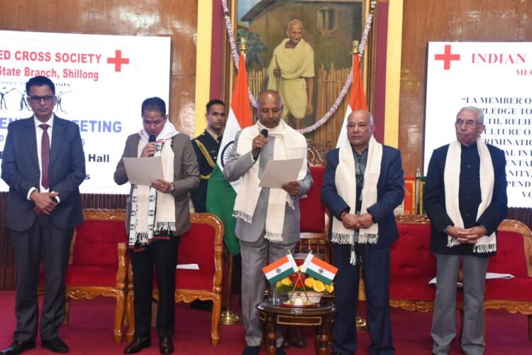 Guv calls on institutions, Red Cross to guide youth towards healthy choices