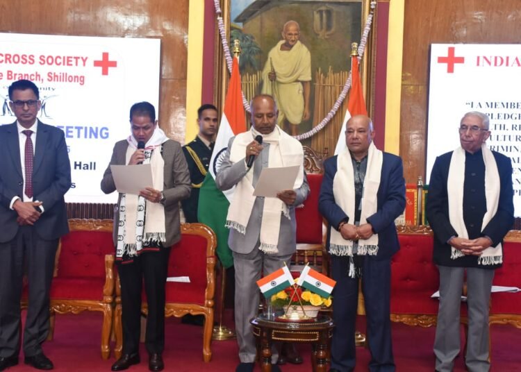 Guv calls on institutions, Red Cross to guide youth towards healthy choices