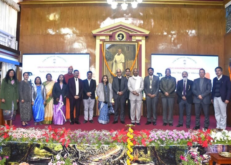 Guv gathers head of institutes to discuss war against drugs