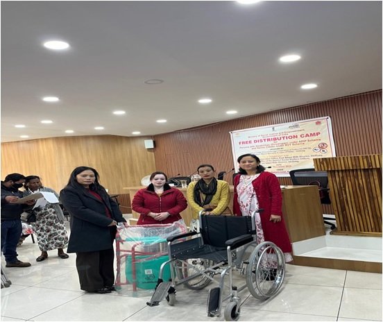 EKH admin holds special camp, distribute free aids to senior citizens & PWDs
