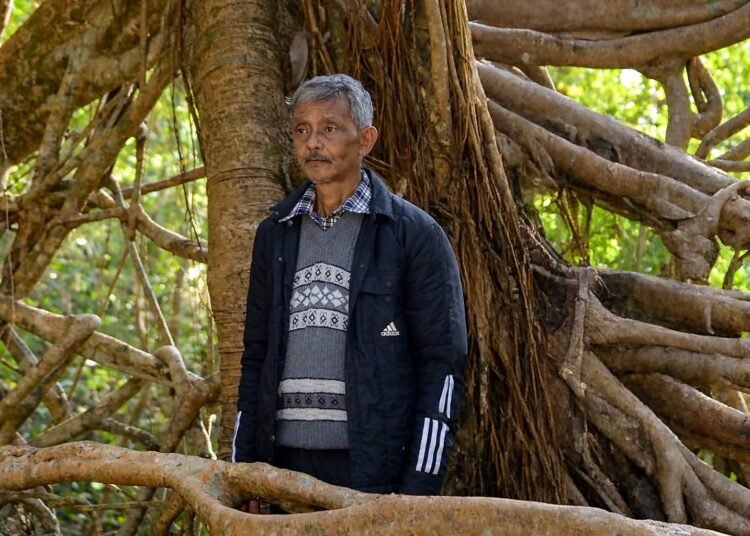 Keeper of living root bridges, Hally War, awarded Padma Shri