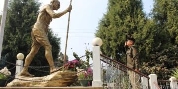 State observes Martyrs’ Day with solemn tributes