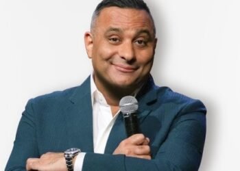 Russell Peters brings laughter riot to Shillong