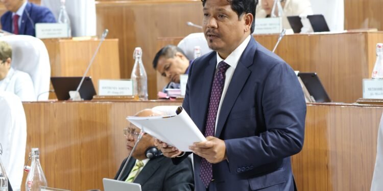 CM presents Rs 2672 cr deficit budget