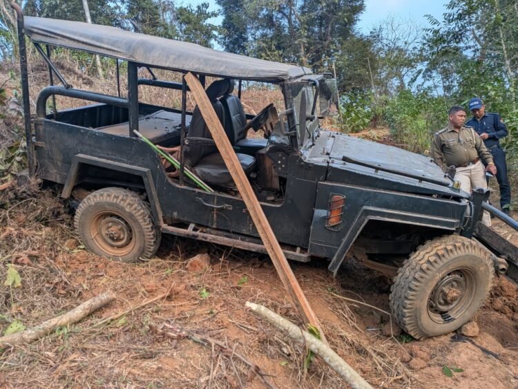 Man killed after jeep falls into gorge at Makoibari
