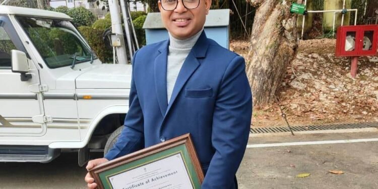 Shot in the line of duty, cop wins accolades with poetry