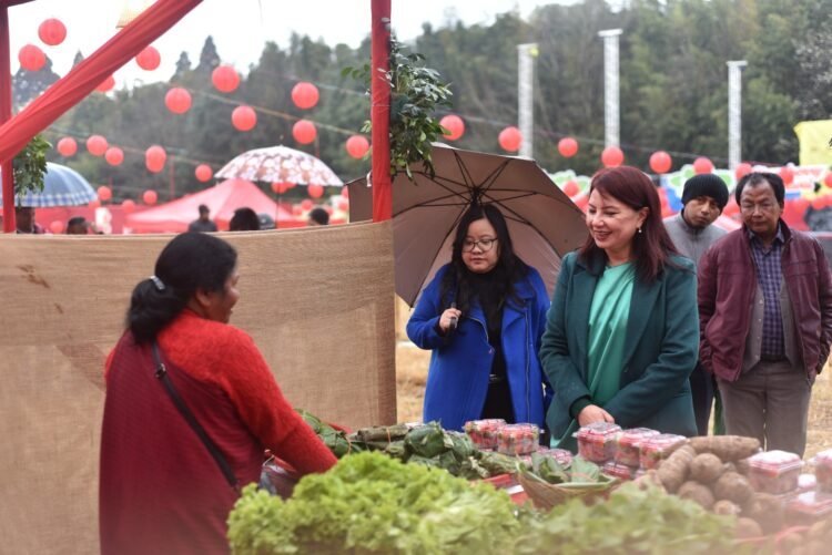 Strawberry Festival kicks off in Smit