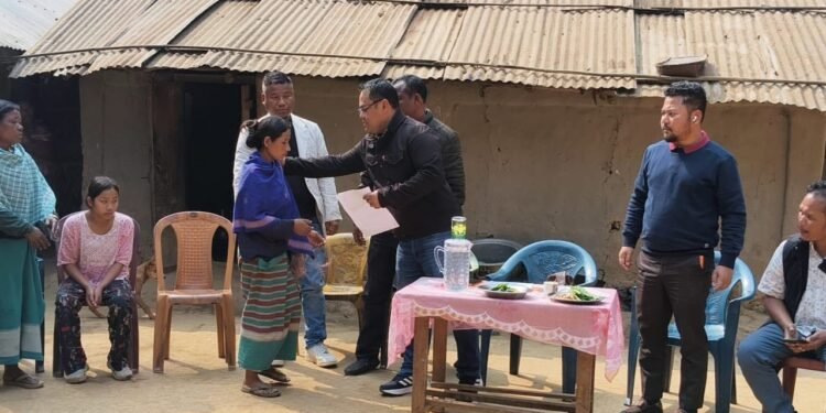 Ex-gratia handed over to family of Dilseng