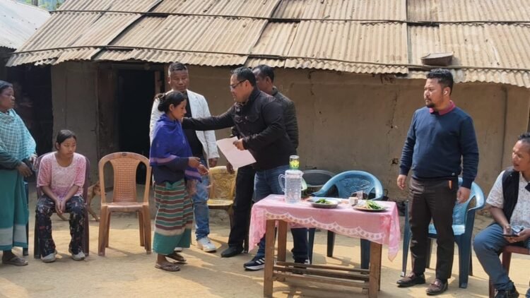 Ex-gratia handed over to family of Dilseng