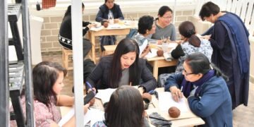 Art therapy workshop held for women