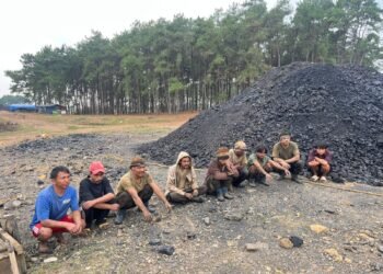 Cops rail illegal coal mine in EJH; 9 workers arrested