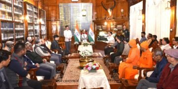 Guv distributes financial assistance to community beneficiaries