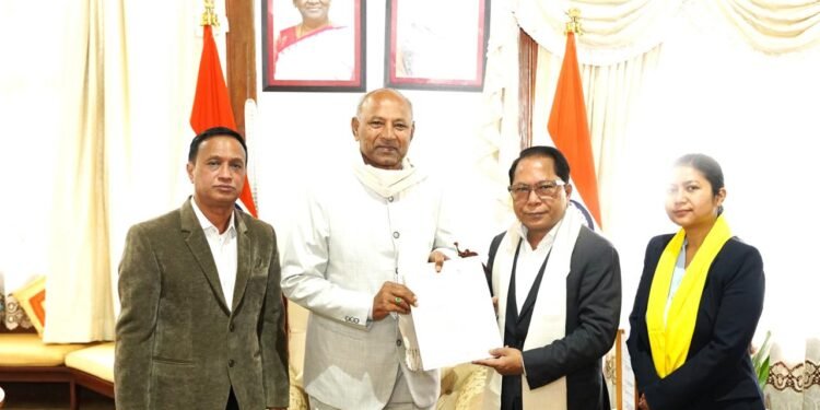 Mukul meets Guv, suggests probe into Garo Hills violence