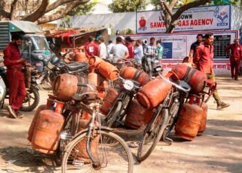 Govt says state has enough LPG stock, crisis management group formed
