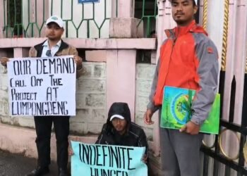 Green-Tech try to block Secretariat in Lumpongdeng protest