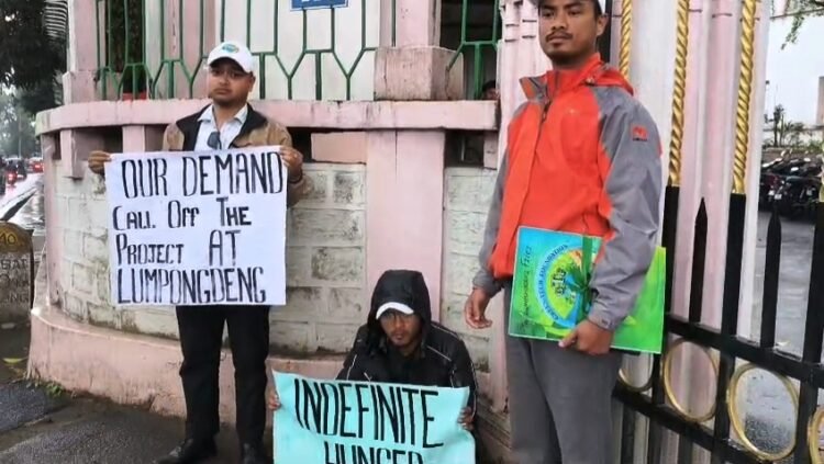 Green-Tech try to block Secretariat in Lumpongdeng protest