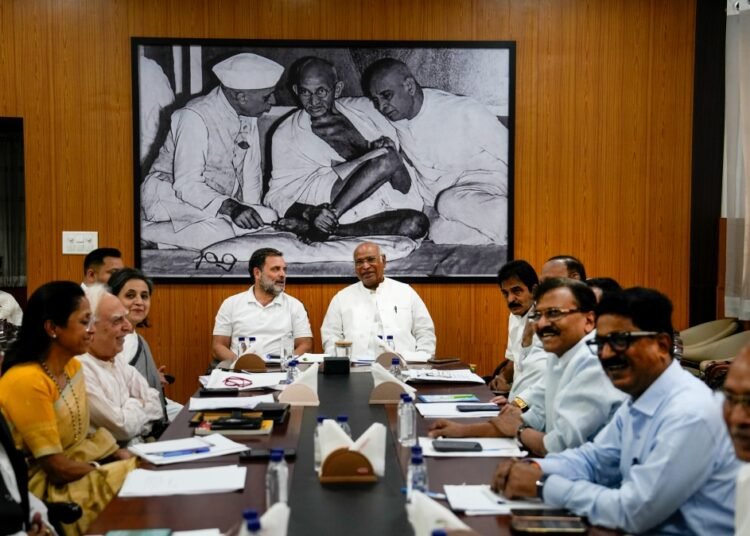 Oppn parties to vote against delimitation provisions in Constitution amendment bill: Kharge