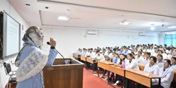 Renowned clinical oncologist interacts with MBBS students at PIMC