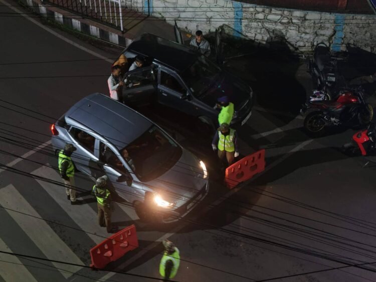194 traffic violators caught, Rs 2.46 lakh fines imposed in single evening