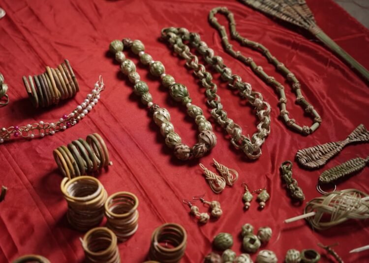 Bamboo jewellery making course held in Mawsynram block