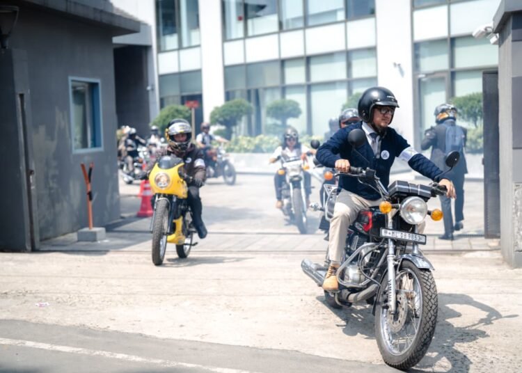 Bike riders hit the road for mental health, prostate cancer research