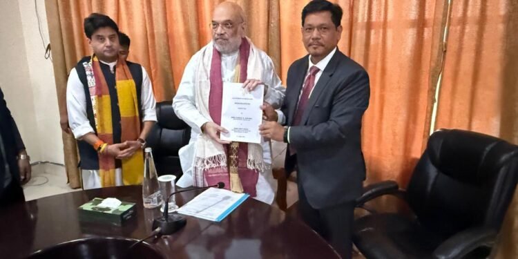 M’laya raises ILP, FCRA, district councils with Amit Shah