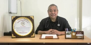 Dr Thangkhiew honoured with Lifetime Achievement Award