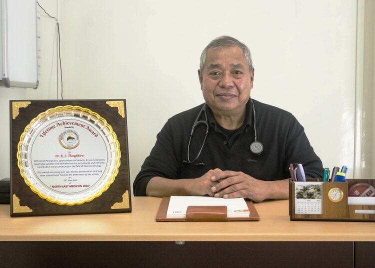 Dr Thangkhiew honoured with Lifetime Achievement Award
