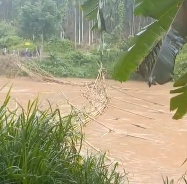 Washed away every monsoon, Lailad residents demand permanent bridge