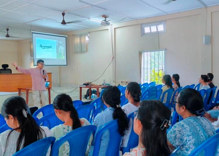 Teachers get Environmental & Sustainability Edu training