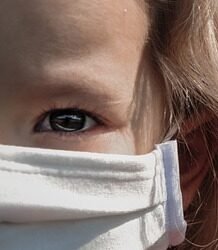 Kids’ screen time leading to vision problems: Doctor