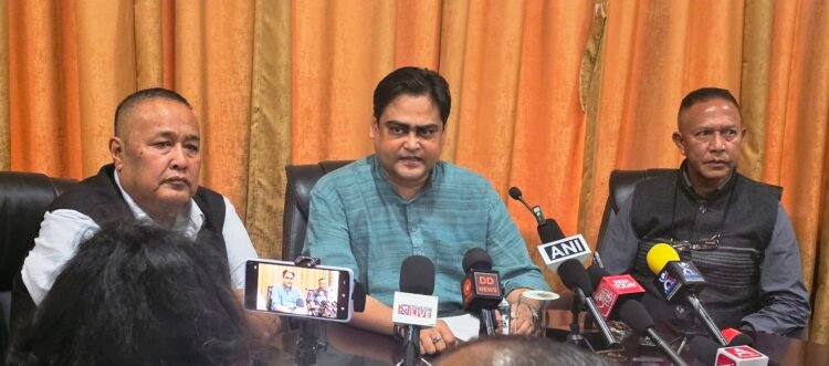 Union MoS reiterates friendly ties, expresses concern for Hindus in B’desh