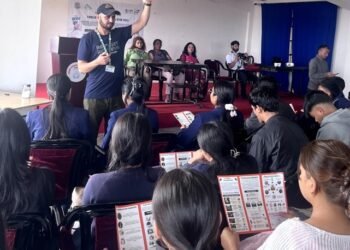ZSI Jodhpur educates students of Sohra on bumble bee conservation