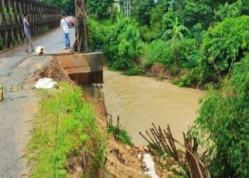 CM reviews monsoon preparedness after rain triggers landslides, floods in 32 villages