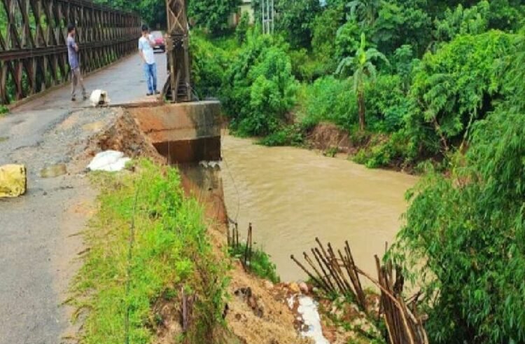 CM reviews monsoon preparedness after rain triggers landslides, floods in 32 villages