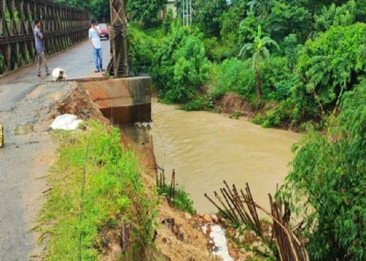 CM reviews monsoon preparedness after rain triggers landslides, floods in 32 villages