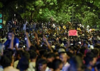 CJP says talks only at neutral venue; protests spread to more places