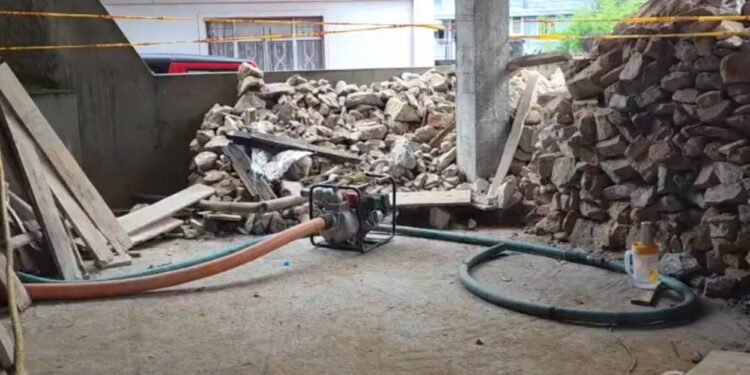 5 workers die of suffocation while cleaning water tank