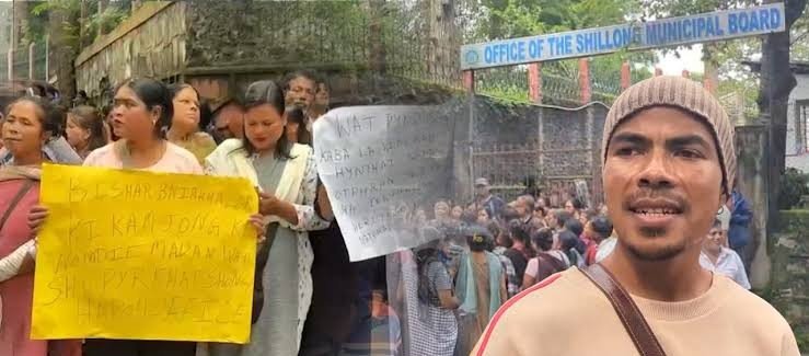 Hawkers protest continuing delay in forming TVC