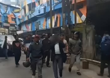 Lawyer booked for molesting intern, paraded in City