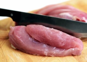 Butchers to use colour-coded chopping boards, knives to prevent disease