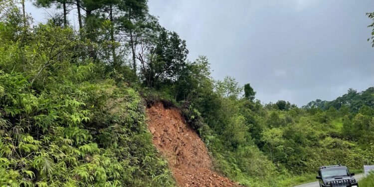 Minor landslides hit Umiam Damsite Road, IMD warns of more rain