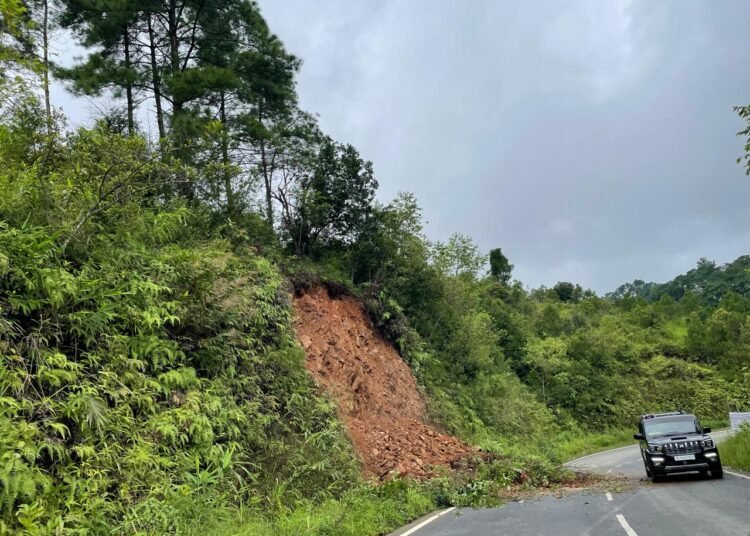 Minor landslides hit Umiam Damsite Road, IMD warns of more rain