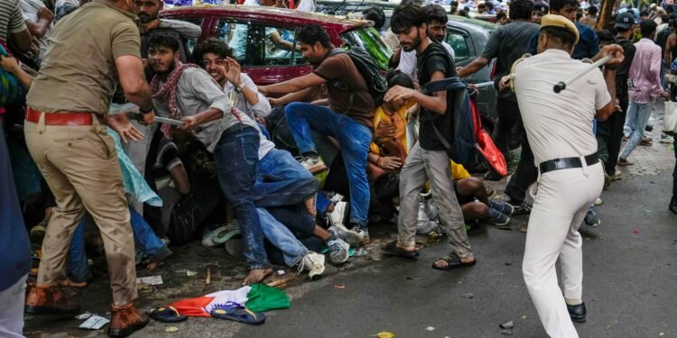 CJP march: Forces lathicharge as protesters try to breach barricades near Parliament Street