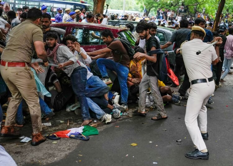 CJP march: Forces lathicharge as protesters try to breach barricades near Parliament Street
