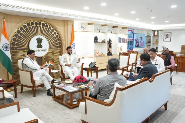 CM seeks center’s support for aviation projects in State