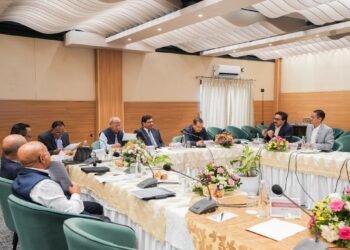 Cabinet scraps temp worker loophole, keeps contractual jobs open