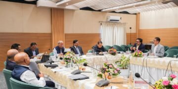 Cabinet scraps temp worker loophole, keeps contractual jobs open