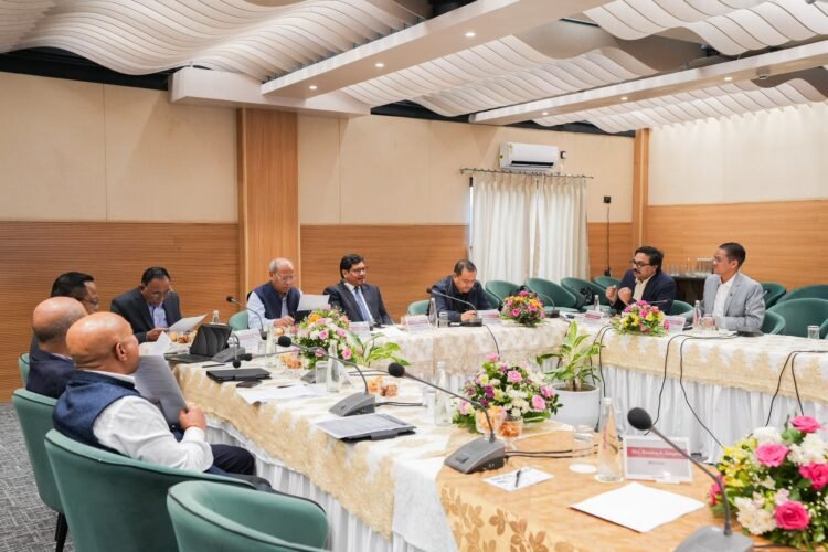 Cabinet scraps temp worker loophole, keeps contractual jobs open